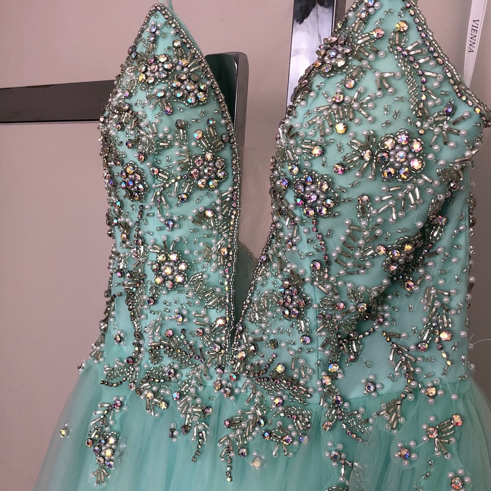 Vienna Gown - Picture 2 of 6